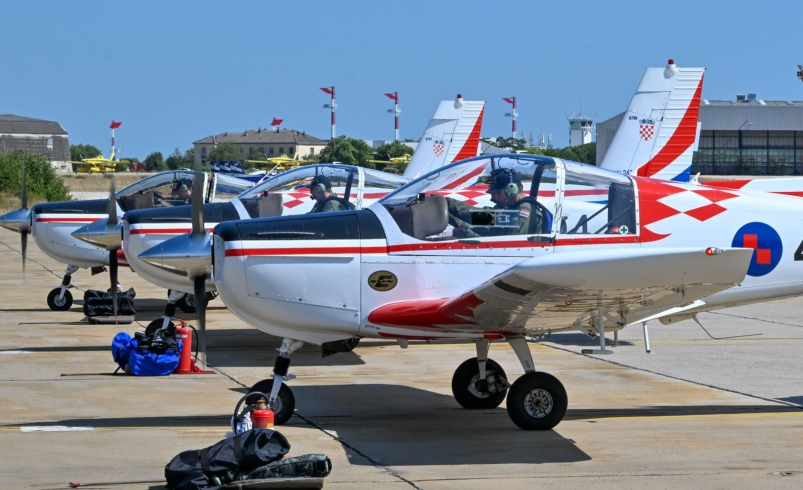 Croacia realiza la mayor selección de pilotos militares en 26 años
