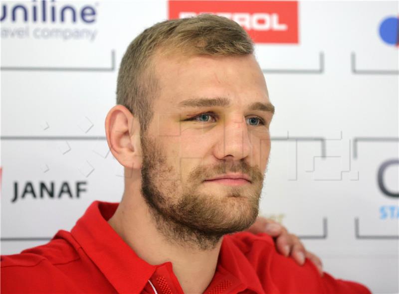 El boxeador Luka Plantić pierde la pelea por el título mundial
