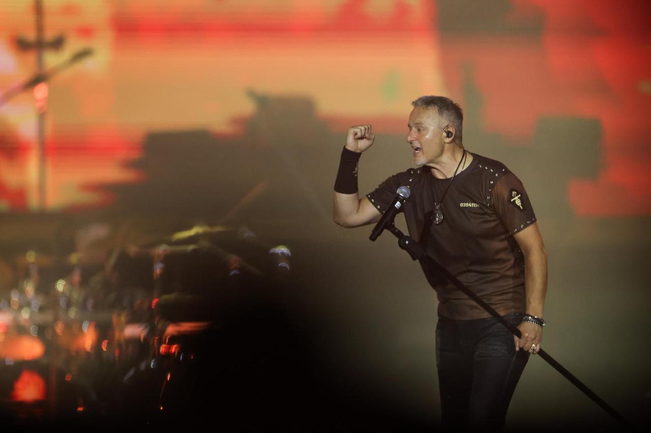 Thompson cantó ante 27.000 patriotas en Šibenik