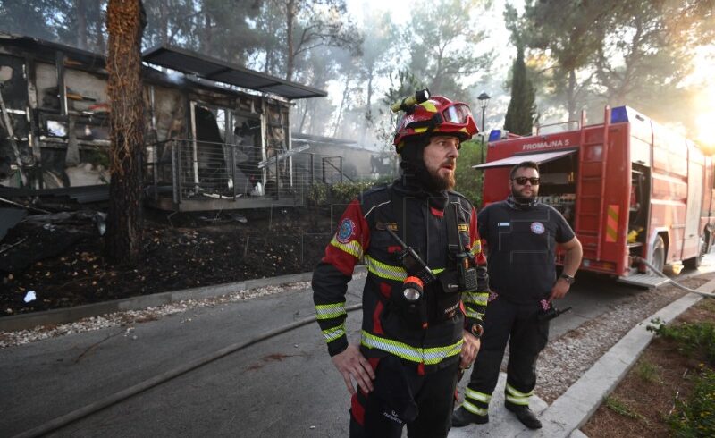 Incendio arrasa isla croata de Brač, cuna de emigrantes hacia Chile