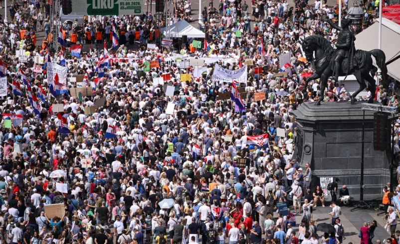 Miles protestan en Zagreb por residuos peligrosos enterrados en el centro de Croacia
