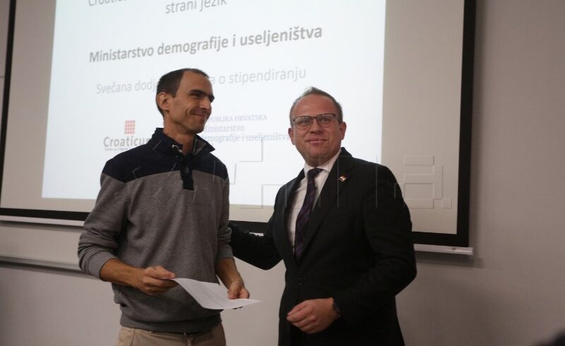 Croaticum otorga 147 becas, principalmente a sudamericanos