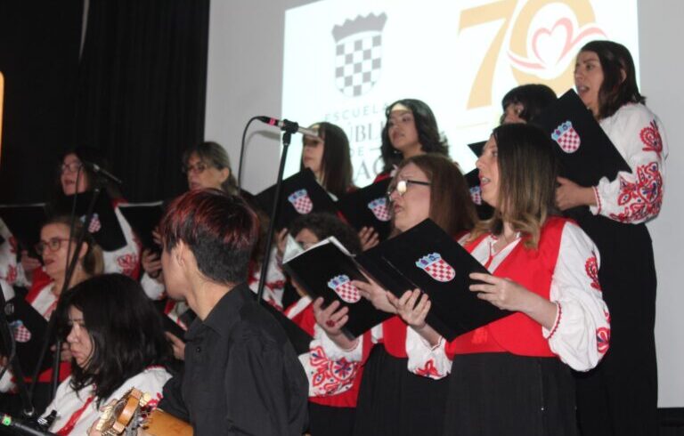 Escuela República de Croacia celebra 70 años en Punta Arenas